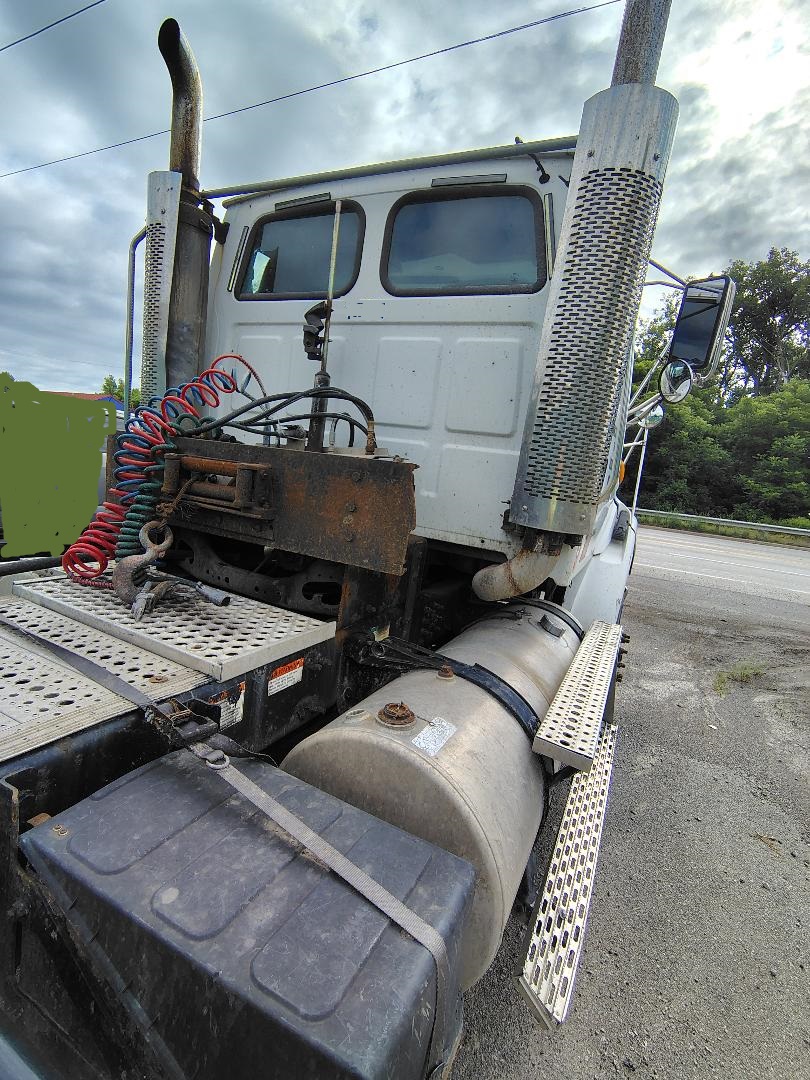 2005 STERLING L9500 - Image 7